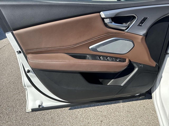 Acura RDX Vehicle Full-screen Gallery Image 27