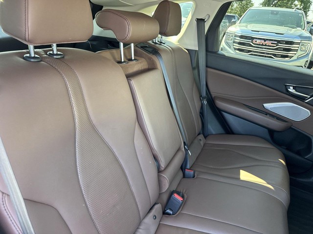 Acura RDX Vehicle Full-screen Gallery Image 31