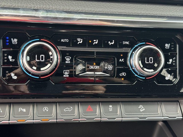 GMC Sierra 1500 Vehicle Full-screen Gallery Image 19