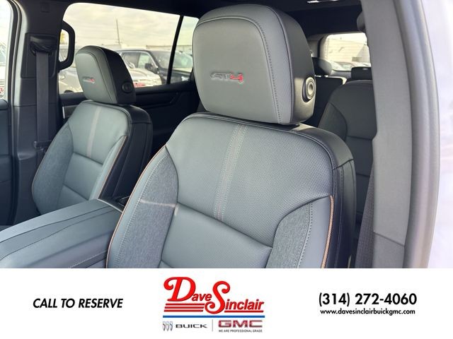 GMC Acadia Vehicle Full-screen Gallery Image 11