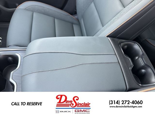 GMC Acadia Vehicle Full-screen Gallery Image 21