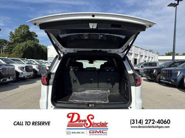 GMC Acadia Vehicle Full-screen Gallery Image 25