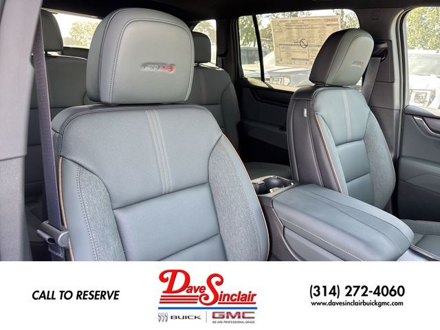 GMC Acadia Vehicle Full-screen Gallery Image 26