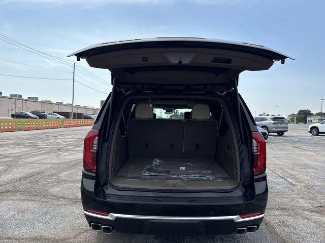 GMC Yukon XL Vehicle Full-screen Gallery Image 25