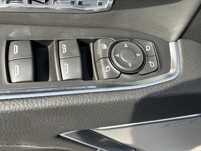 GMC Sierra 1500 Vehicle Full-screen Gallery Image 13