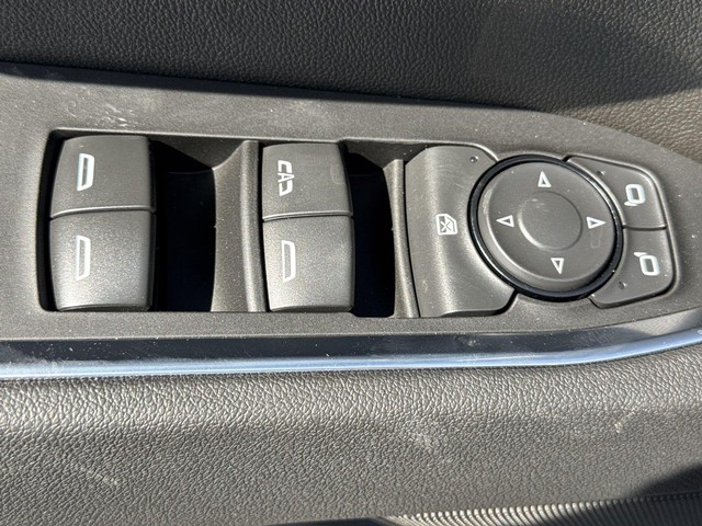 GMC Sierra 1500 Vehicle Full-screen Gallery Image 13