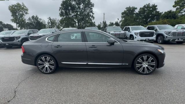 Volvo S90 Vehicle Full-screen Gallery Image 02