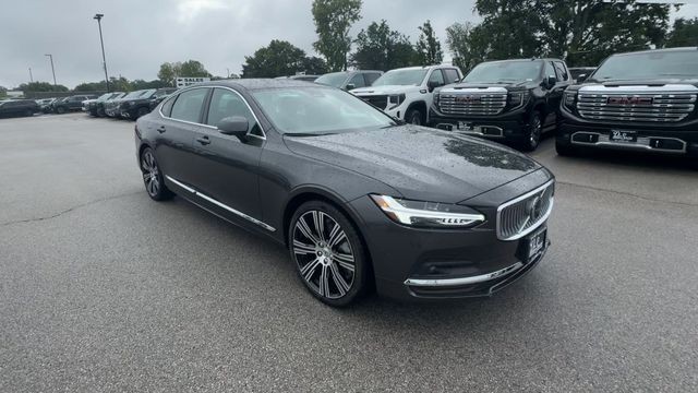 Volvo S90 Vehicle Full-screen Gallery Image 03
