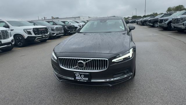 Volvo S90 Vehicle Full-screen Gallery Image 05