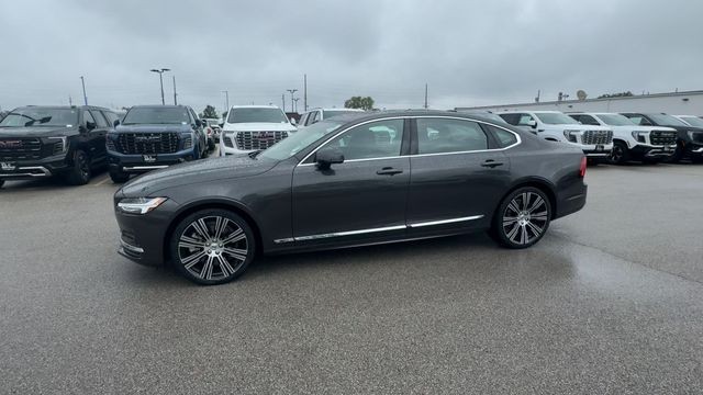 Volvo S90 Vehicle Full-screen Gallery Image 07
