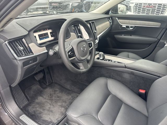 Volvo S90 Vehicle Full-screen Gallery Image 13