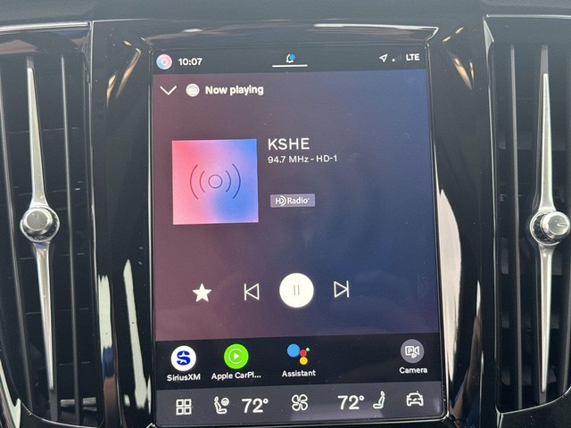Volvo S90 Vehicle Full-screen Gallery Image 17