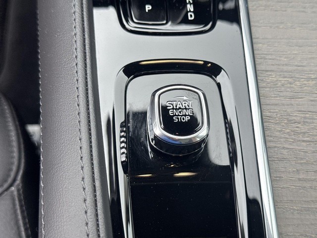 Volvo S90 Vehicle Full-screen Gallery Image 21