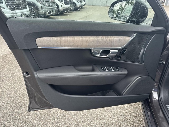 Volvo S90 Vehicle Full-screen Gallery Image 27