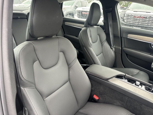 Volvo S90 Vehicle Full-screen Gallery Image 32