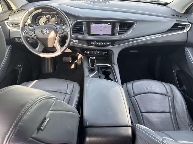 Buick Enclave Vehicle Full-screen Gallery Image 24