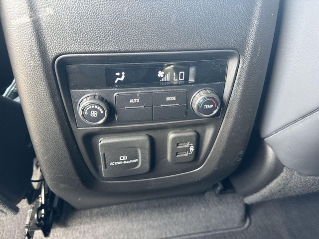 Buick Enclave Vehicle Full-screen Gallery Image 25