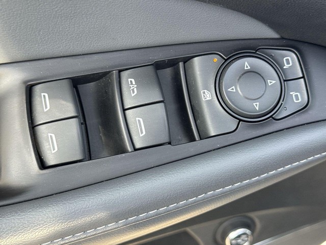 Buick Enclave Vehicle Full-screen Gallery Image 27