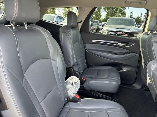 Buick Enclave Vehicle Full-screen Gallery Image 30