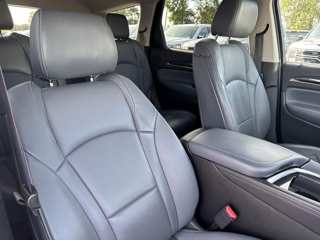 Buick Enclave Vehicle Full-screen Gallery Image 31