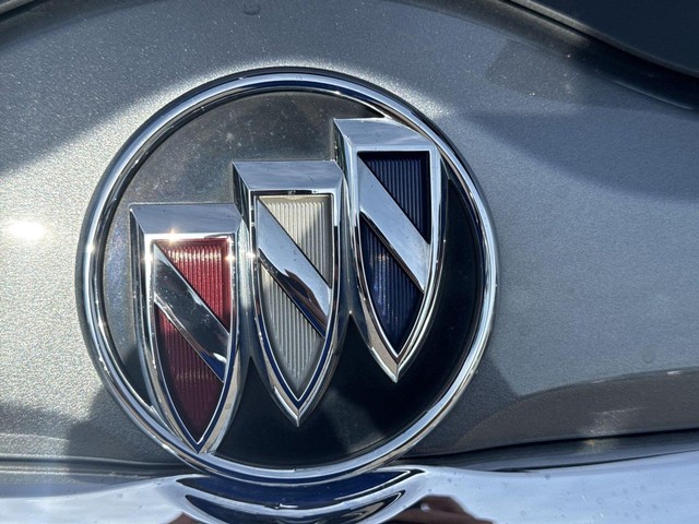 Buick Enclave Vehicle Full-screen Gallery Image 34