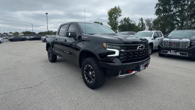 Chevrolet Silverado 1500 Vehicle Full-screen Gallery Image 03