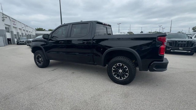 Chevrolet Silverado 1500 Vehicle Full-screen Gallery Image 09