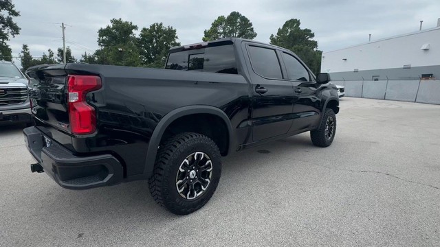 Chevrolet Silverado 1500 Vehicle Full-screen Gallery Image 11