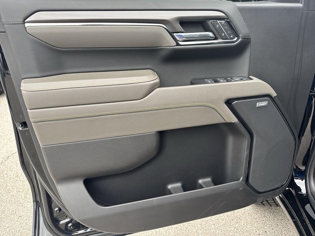 Chevrolet Silverado 1500 Vehicle Full-screen Gallery Image 27