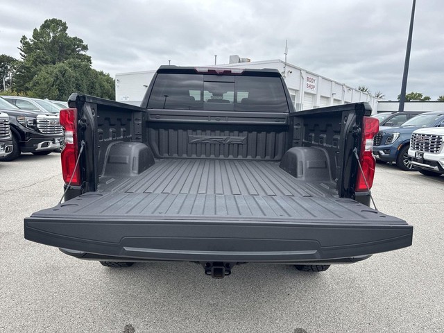Chevrolet Silverado 1500 Vehicle Full-screen Gallery Image 31
