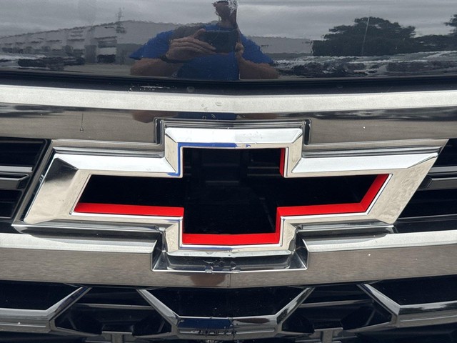 Chevrolet Silverado 1500 Vehicle Full-screen Gallery Image 36