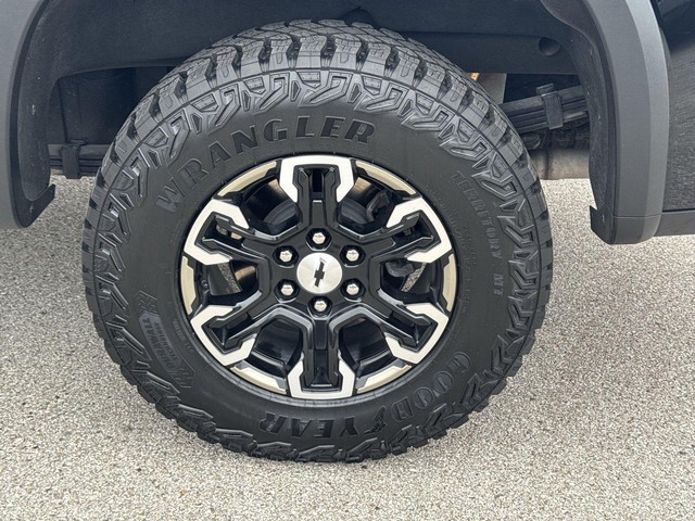 Chevrolet Silverado 1500 Vehicle Full-screen Gallery Image 38