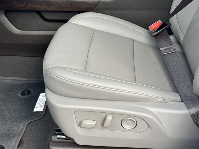 GMC Sierra 1500 Vehicle Full-screen Gallery Image 12