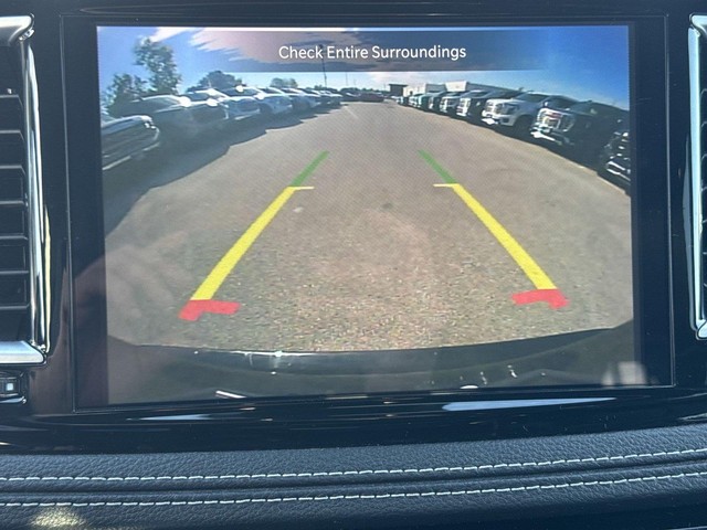 Chrysler Pacifica Vehicle Full-screen Gallery Image 19
