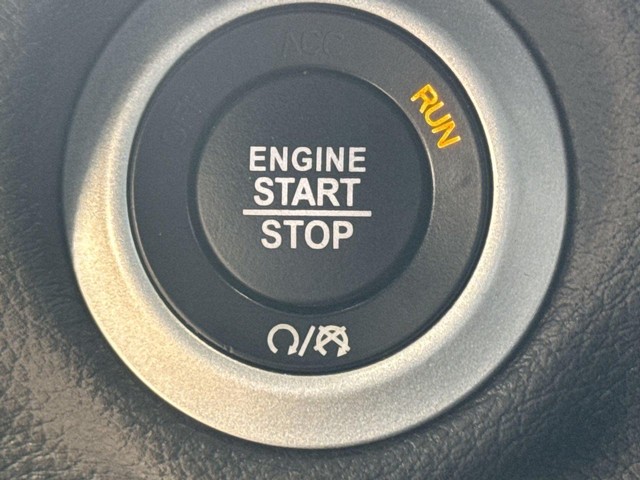 Chrysler Pacifica Vehicle Full-screen Gallery Image 21