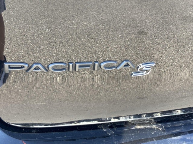 Chrysler Pacifica Vehicle Full-screen Gallery Image 36