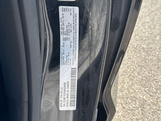 Chrysler Pacifica Vehicle Full-screen Gallery Image 38