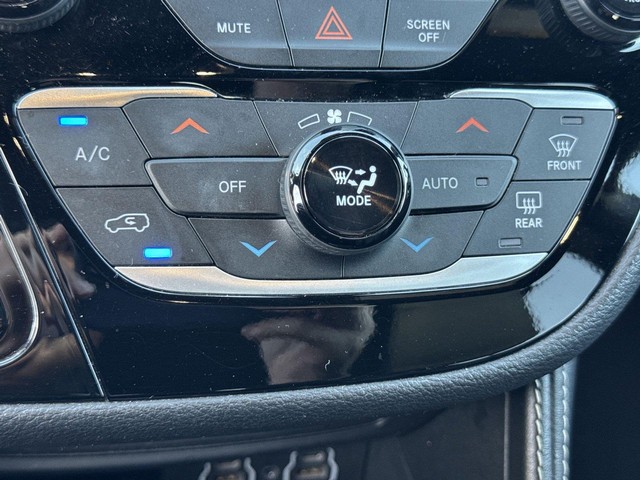 Chrysler Pacifica Vehicle Full-screen Gallery Image 39