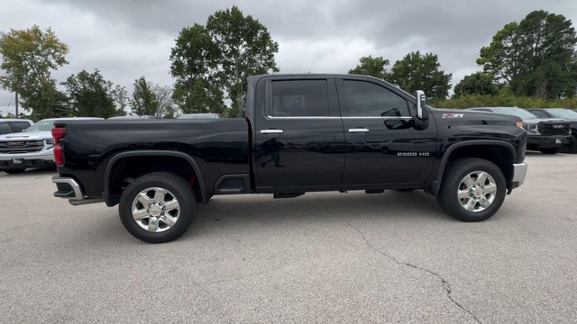 Chevrolet Silverado 2500HD Vehicle Full-screen Gallery Image 02