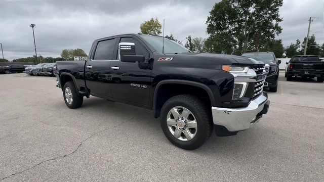 Chevrolet Silverado 2500HD Vehicle Full-screen Gallery Image 03