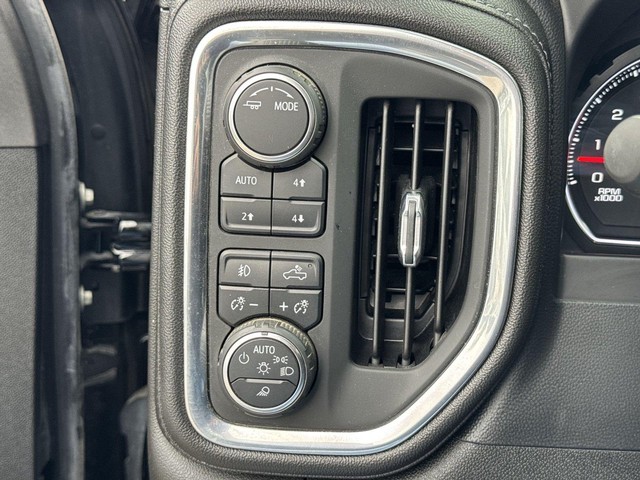 Chevrolet Silverado 2500HD Vehicle Full-screen Gallery Image 21