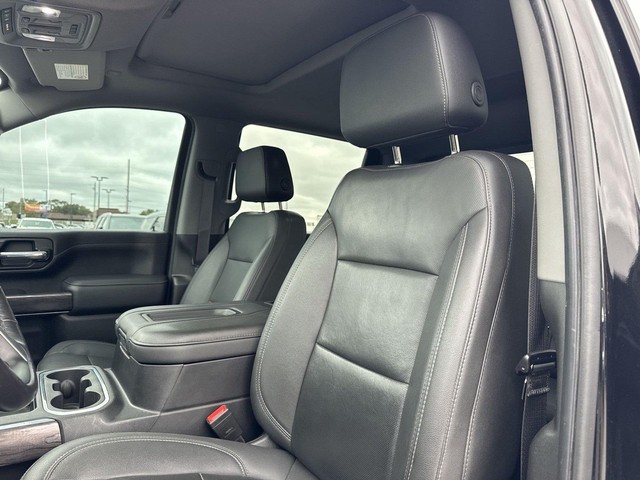 Chevrolet Silverado 2500HD Vehicle Full-screen Gallery Image 23