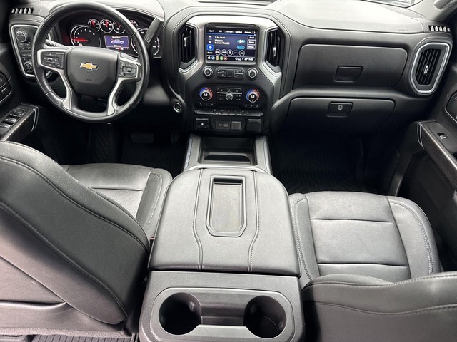 Chevrolet Silverado 2500HD Vehicle Full-screen Gallery Image 24