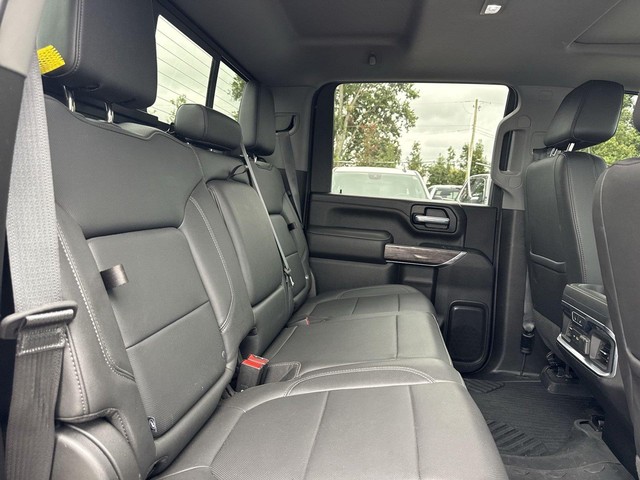 Chevrolet Silverado 2500HD Vehicle Full-screen Gallery Image 30