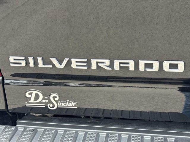 Chevrolet Silverado 2500HD Vehicle Full-screen Gallery Image 35