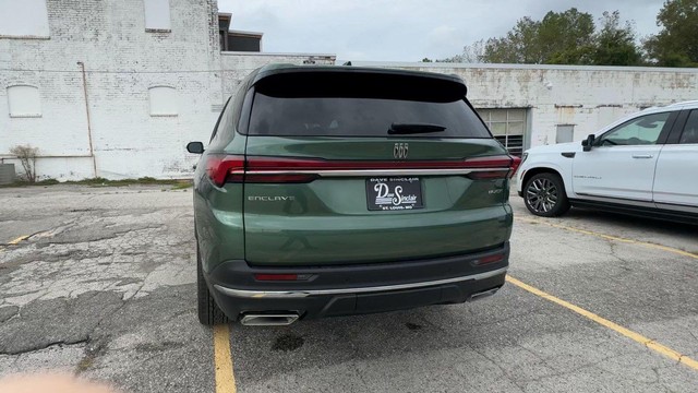Buick Enclave Vehicle Full-screen Gallery Image 08