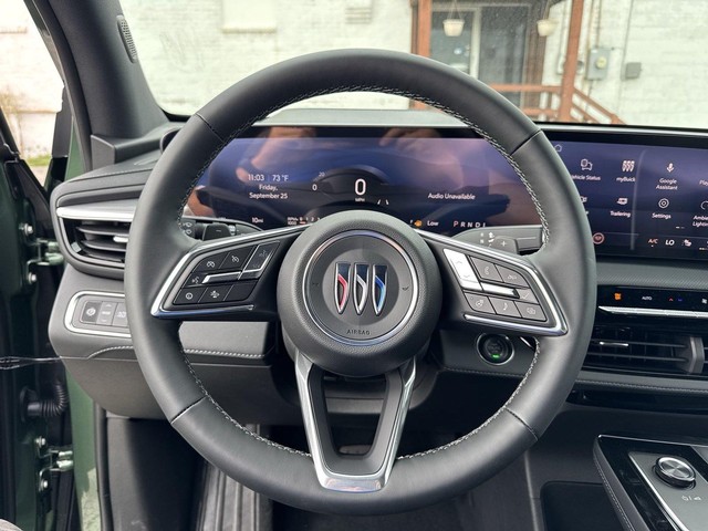 Buick Enclave Vehicle Full-screen Gallery Image 14