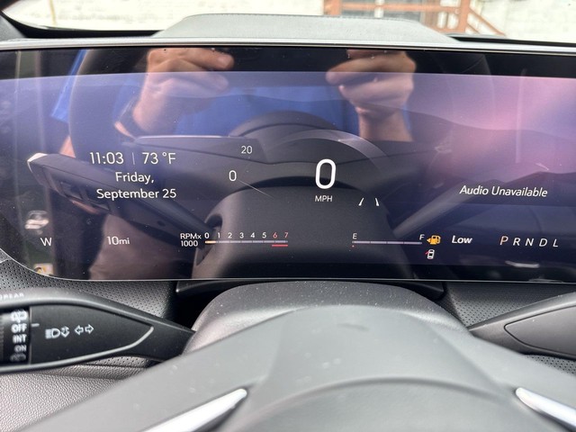 Buick Enclave Vehicle Full-screen Gallery Image 15