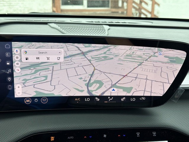 Buick Enclave Vehicle Full-screen Gallery Image 18
