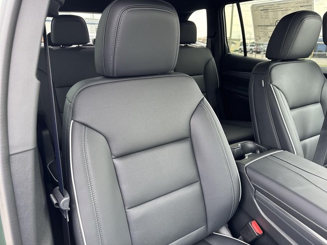 Buick Enclave Vehicle Full-screen Gallery Image 25